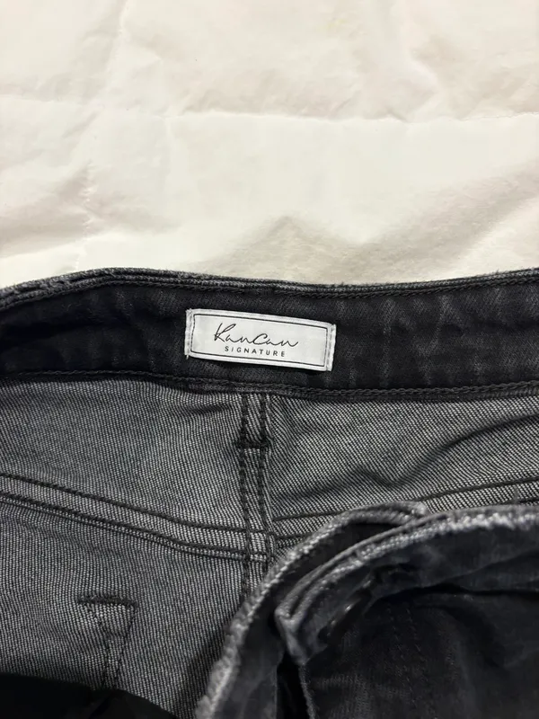 KanCan Mom Fit Jeans Size 29 - Image 2
