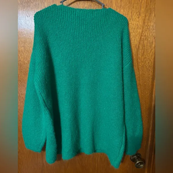 Endless Rose Emerald V-Neck Sweater - Image 2