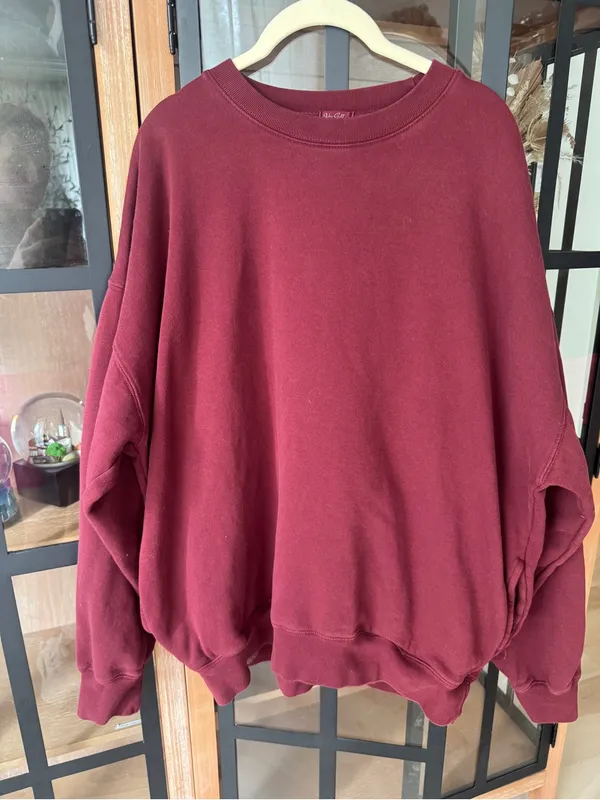 Brandy Melville John Galt Burgundy Crew Neck Sweatshirt pullover fleece maroon - Image 4