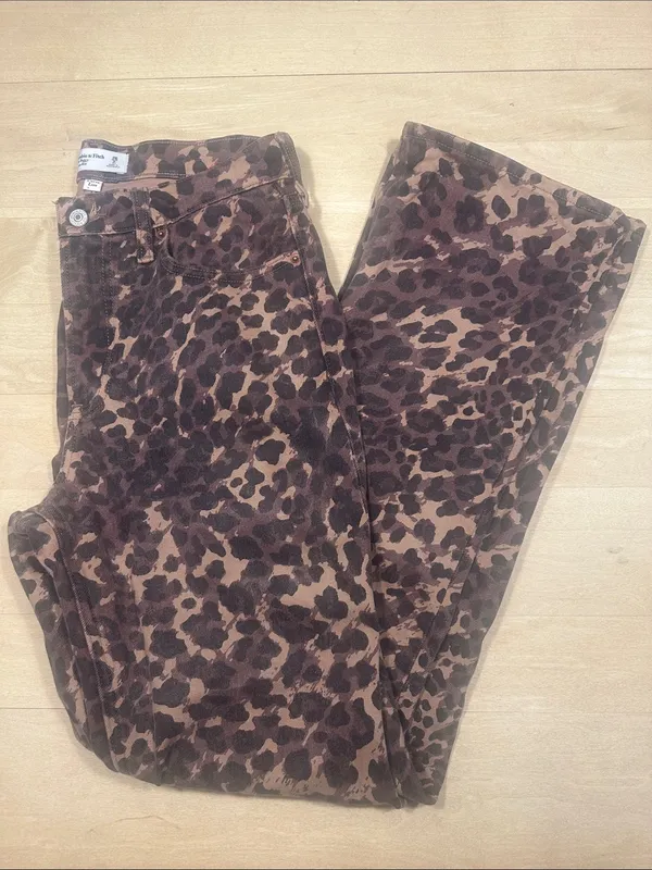 Abercrombie The Baggy Low Rise Curve Love Leopard Jeans Sz 26 - Image 6