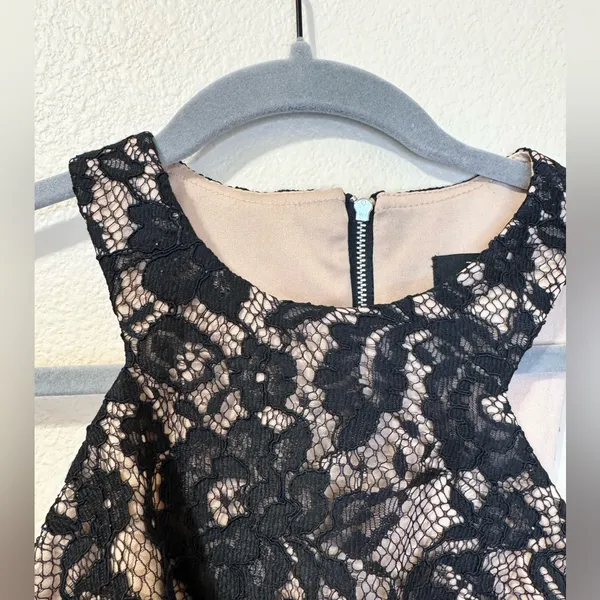 Xscape Black Lace Halter Crop Top – New With Tags - Image 3