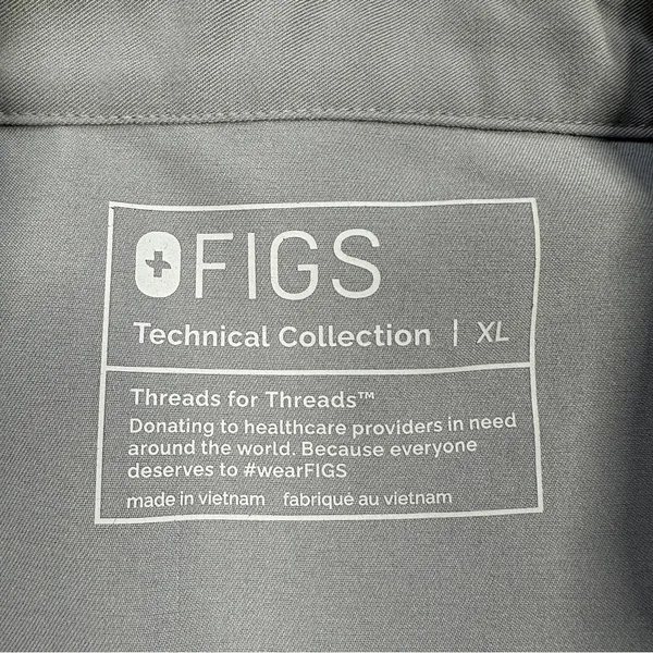 Figs Women’s Rafaela Oversized Scrub Top Shortsleeve in Gray Size XL - Image 9
