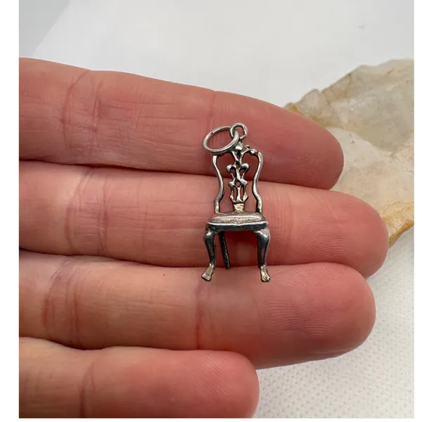 Vintage Sterling Silver Ornate Chair Charm Miniature Furniture Pendant 1.49g - Image 2