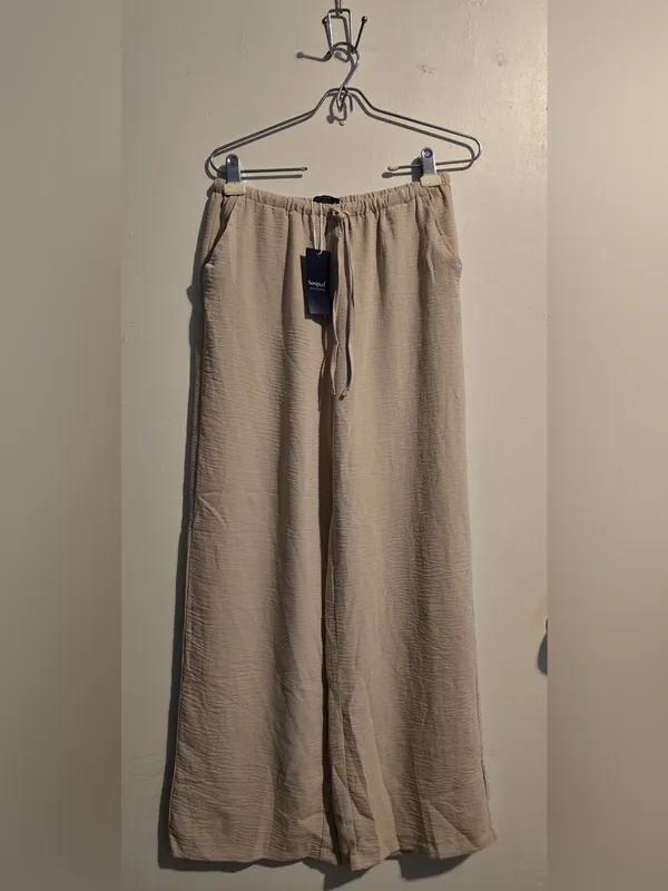 Women's Wide-Leg Drawstring Pants in Light Beige - Image 3
