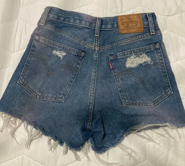 Levi's Wedgie Fit Shorts - Image 2