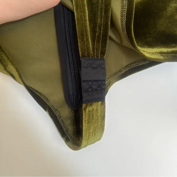 Green‎ Velvet Mesh Long Sleeve Bodysuit Size Medium - Image 3