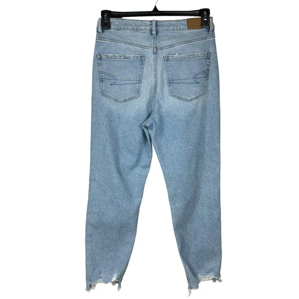 American Eagle SZ 8 Highest Rise Mom Jeans Distressed Rips Chewed Hem Light Wash - Image 5
