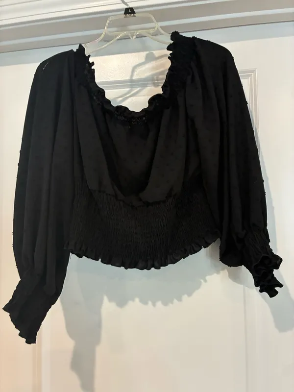 Off shoulder black crop peasant shirt - Image 2
