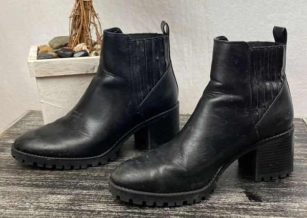 Zara Leather Black Lug Sole Heeled Chelsea Ankle Boots 8 - Image 2