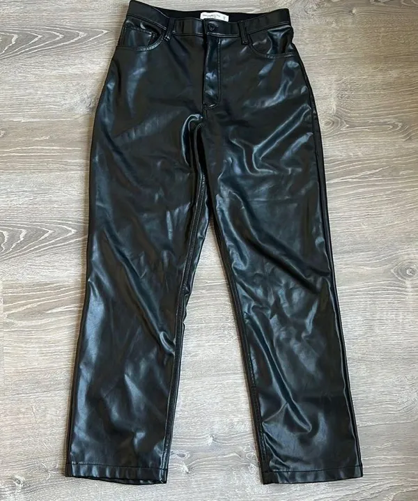 Abercrombie and Fitch Curve Love Vegan Leather 90s Straight ultra high rise - Image 2