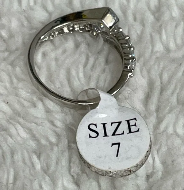 Silver tone fashion engagement style ring - Image 3