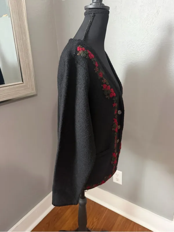 VTG Crystal Kobe Wool Floral Embroidered Black Knit Cardigan Antique Button Smal - Image 7