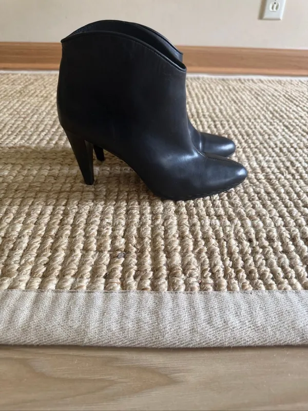 Etienne Aigner Seville Black Leather Pointed Toe Ankle Boots Size 7.5M - Image 9