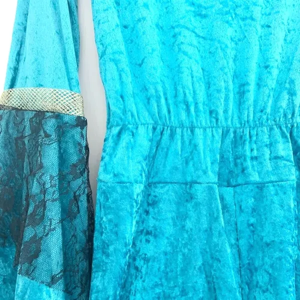 Charades Renaissance Queen Costume Blue Velvet Gown and Headpiece NEW IN PACKAGE - Image 4