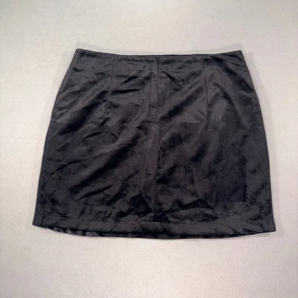 Umgee Floral Embroidered Velvet Mini Skirt Black Boho Bird Folk Art- Large NWT - Image 2
