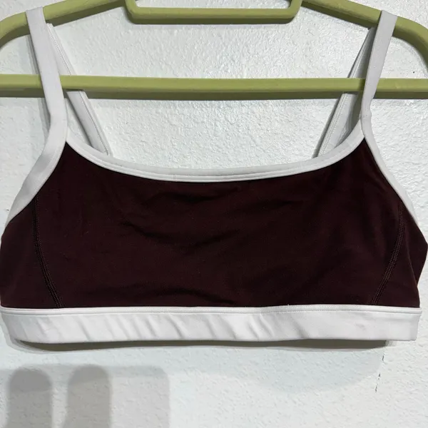 Athleta Garnet Square Neck Sports Bra Sz M - Image 4