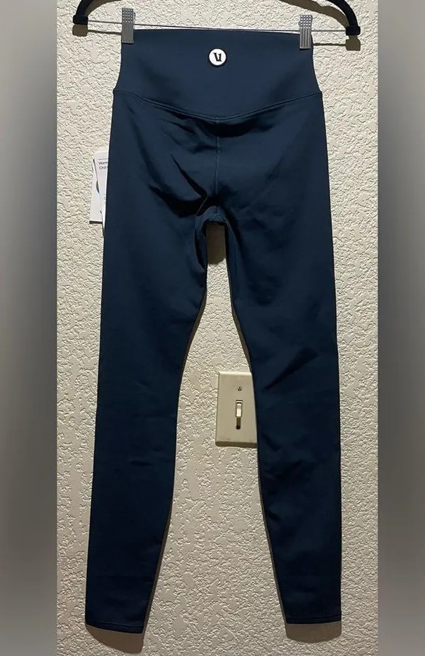 Vuori NWT Chilled Out 7/8 Leggings Color Ink Navy High Rise 27” Size S - Image 6