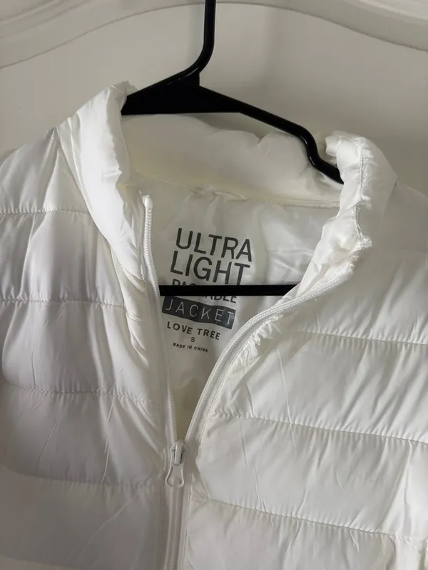 Love Tree White Ultra Light Puffer Jacket / BB20 - Image 2