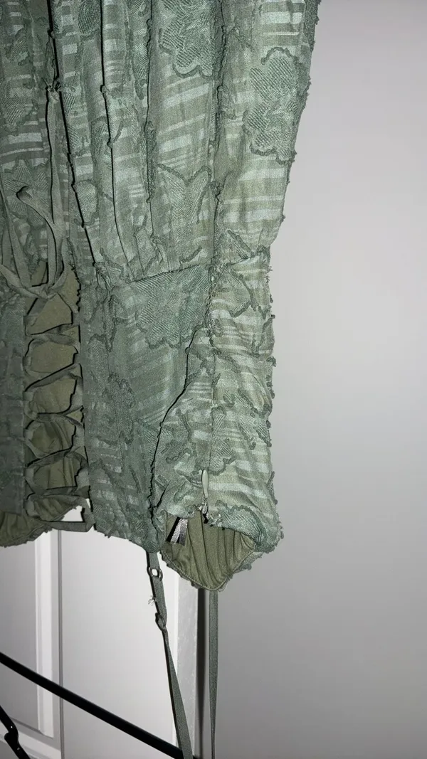 Jessica Simpson Green midi dress - Image 3