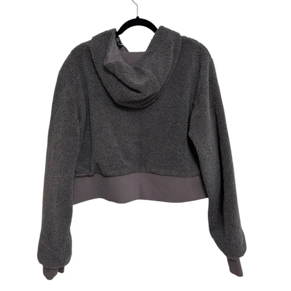 GYMSHARK Borg Cropped Hoodie in Gray Sherpa - Size M - Image 2