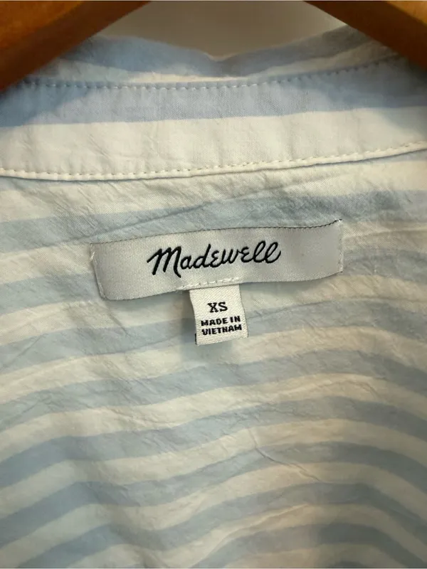Madewell Cropped Y-Neck Button Up Shirt in Weathered Blue Mixed Stripe Size XS - Image 4