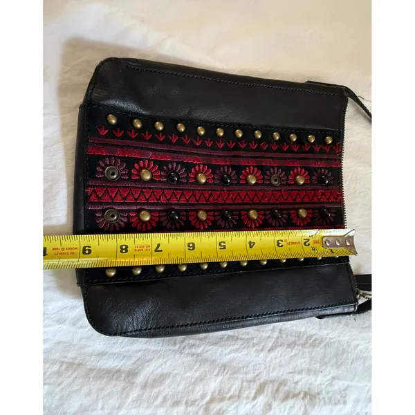 Lucky Brand Leather Crossbody Purse Black Red Embroidered Boho Tassel EUC - Image 8
