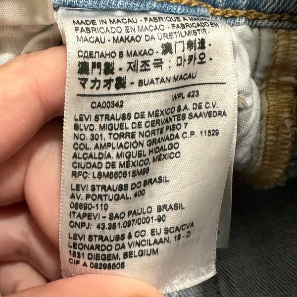 LEVI'S | Women's 501 Raw Hem Light‎ Wash Hidden Button Blue Denim Jeans, W24 L28 - Image 5
