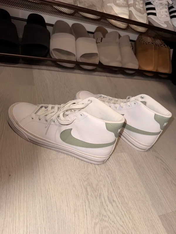 Nike Sneakers Women’s - Image 3