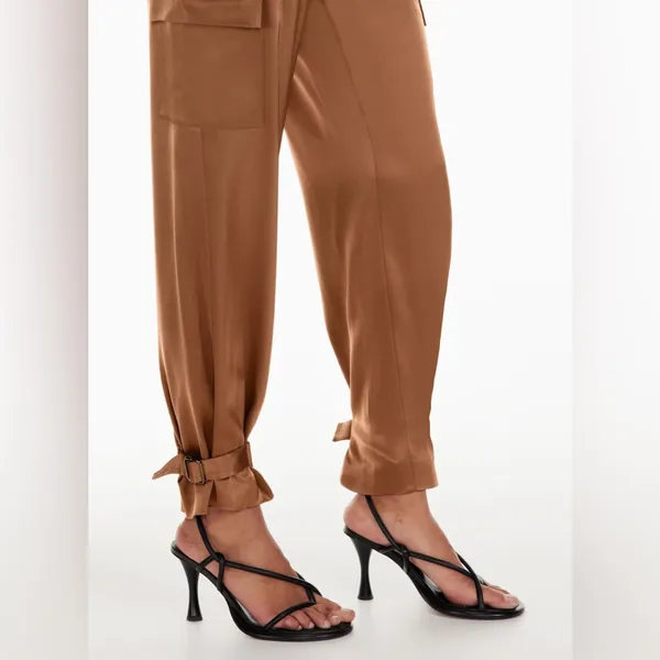 Aritzia Babaton Refined High-waisted satin cargo pants - Size: 8 - Image 8