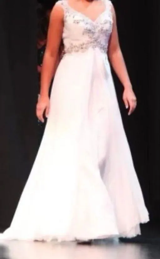 White Pageant / Prom Dress - Image 8