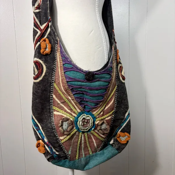 Rising International Vintage Art Deco Embroidered Floral Pattern Crossbody Tote - Image 2