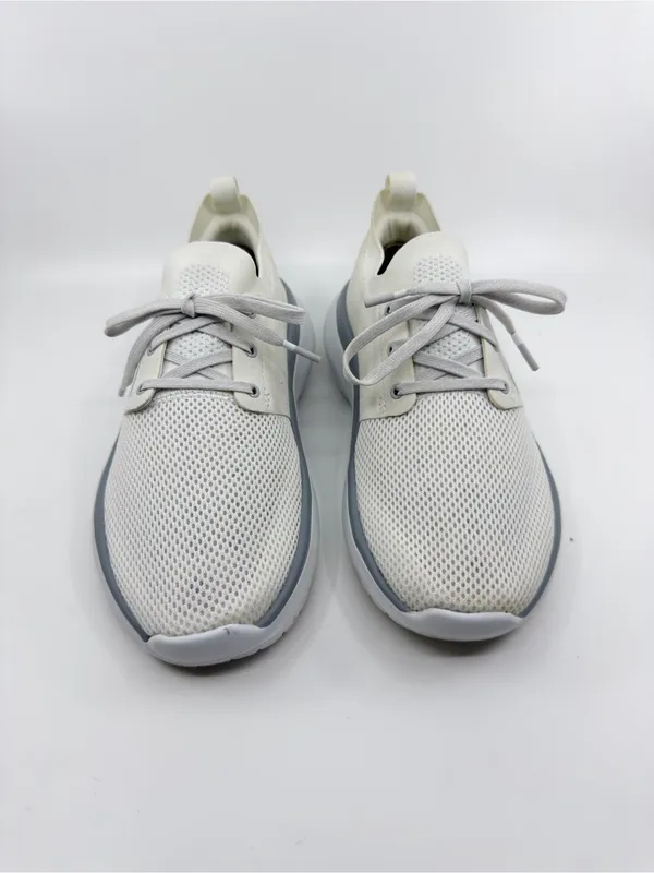 OOFOS OOmy Stride sneakers feature a breathable mesh uppers. Color white SZ 7.5 - Image 2