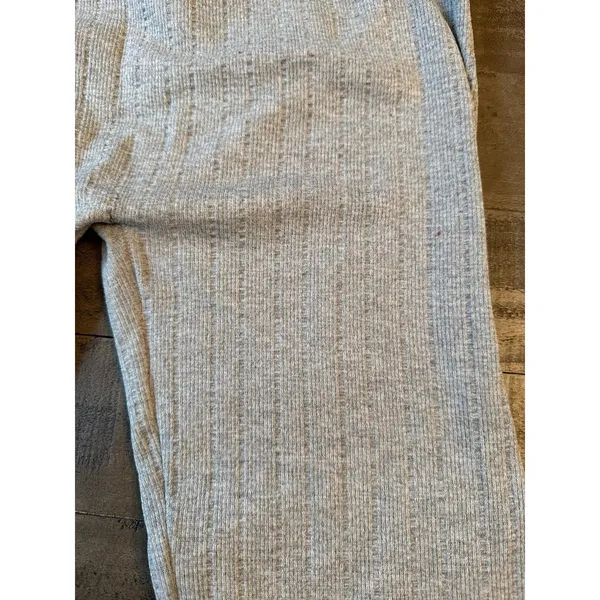 Aeropostale Women's Light Gray Textured Knit Leggings Size Large - Image 9