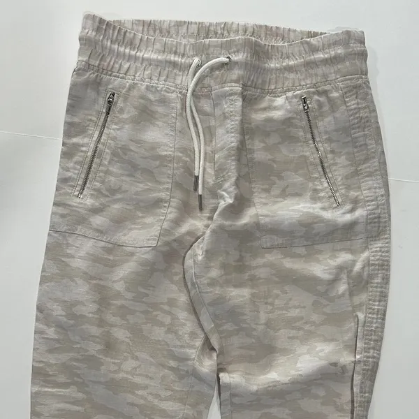 Athleta Cabo Tide‎ Linen Jogger Neutral Beige Tan Camo Print Pants - Size 6. - Image 2