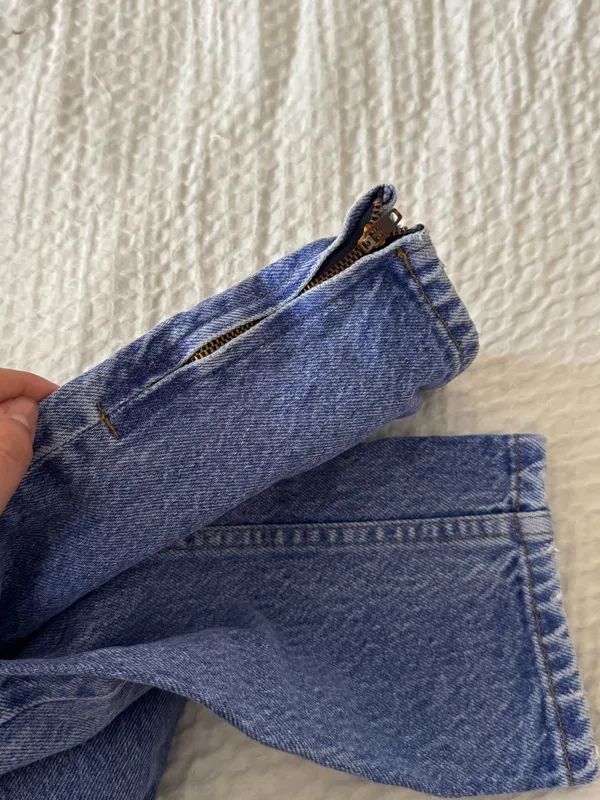 Guess Vintage Jeans - Image 2