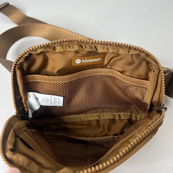 Lululemon Everywhere Belt Bag - Image 6