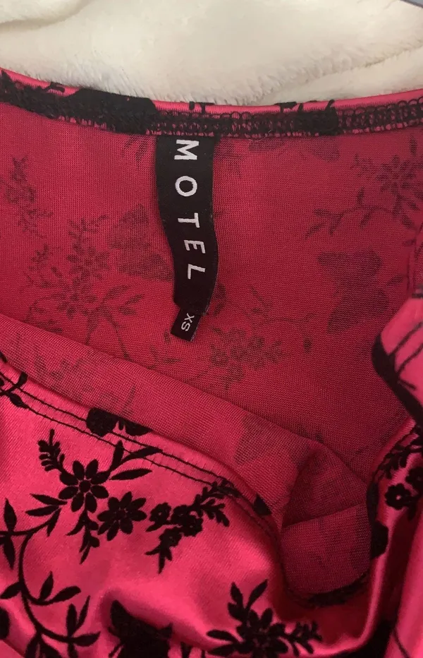 Motel Rocks VERSO MINI DRESS IN BUTTERFLY BLOOM PINK - Image 4