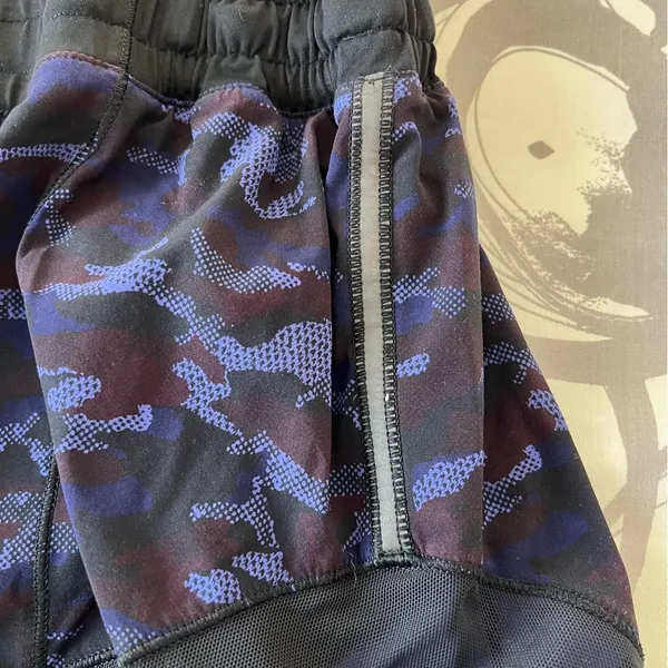 lululemon Hotty Hot Shorts 2.5” - Image 5