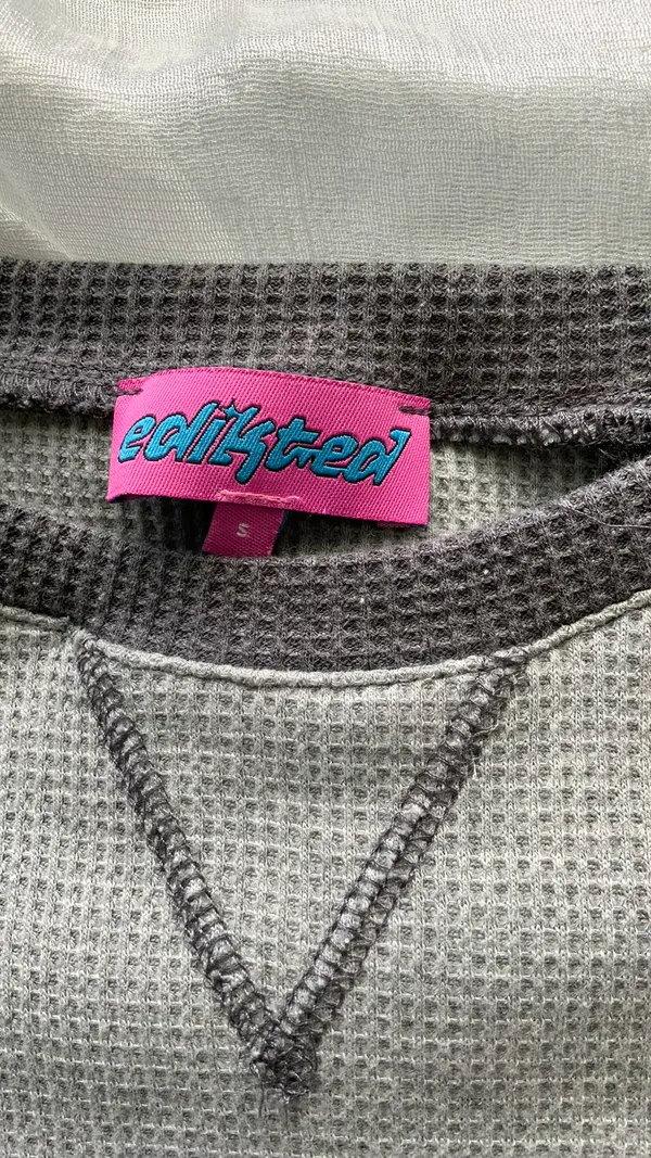 Edikted Oversized Two-Tone Grey Waffle Knit Long Sleeve - Image 3