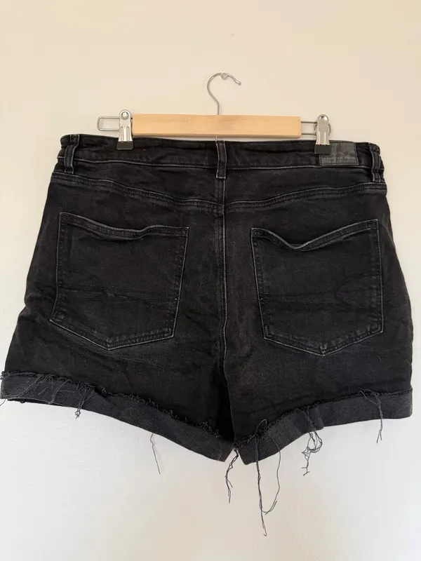 American Eagle Mom Jean Shorts - Image 2