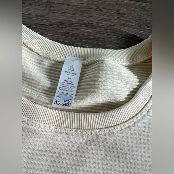 Aerie Offline Seamless Ribbed Cropped Cream T-Shirt - Image 3