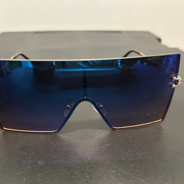 Blue Oversized Sunglasses - Image 8