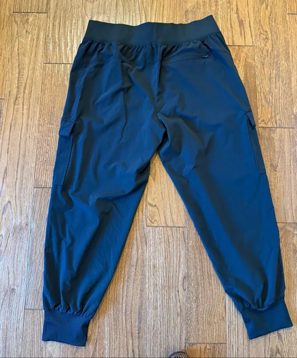 All in Motion black cargo jogger pant medium petite - Image 6