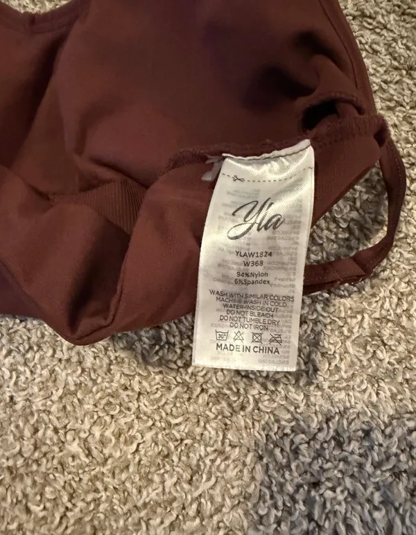 YoungLA Womens Sculpt Seamless Twist Bra Burgundy Medium EUC - Image 4