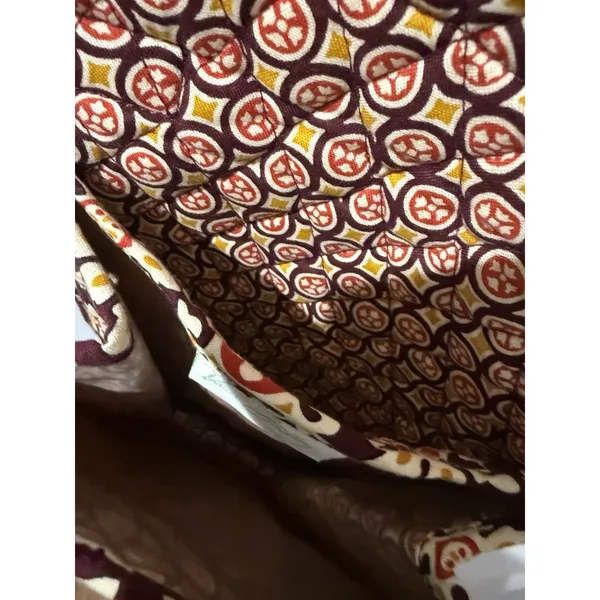 Vera Bradley Retired Medallion Shoulder Tote Burgundy Lunch Bag‎ Wristlet - Image 12