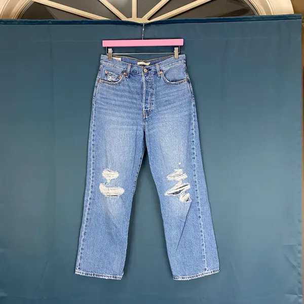 Levi's Ribcage Straight Ankle Jeans - Image 4