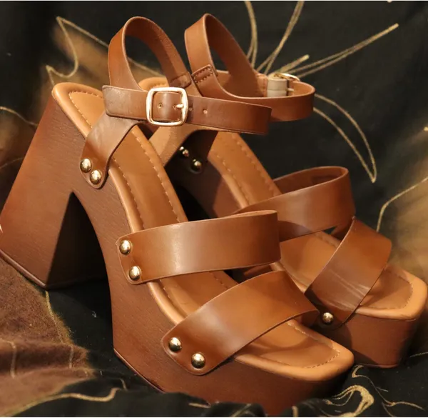 Madden Girl Platform Heels Tan - Image 4