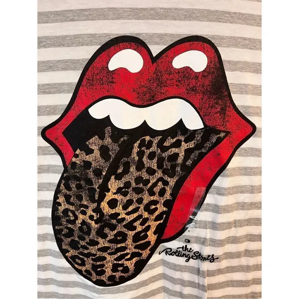 Buckle The Rolling Stones women’s graphic T-shirt size Small nwt (2280) - Image 2