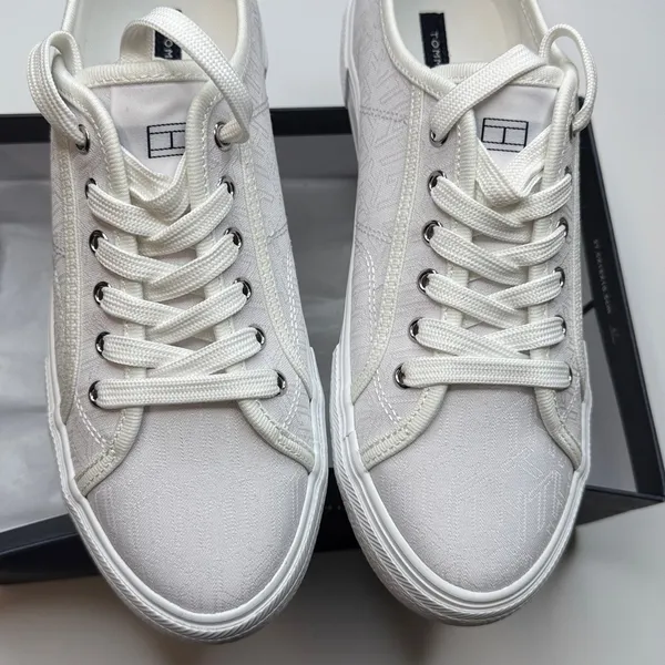 Tommy Hilfiger Women's Alessy Casual Lace Up Sneakers- Size 8 - Image 8