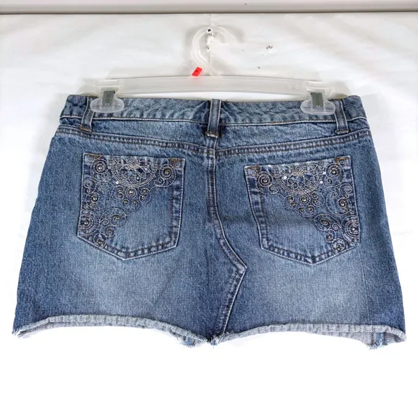 So‎ Brand Juniors 5 Silver Threading Embroidered Accents Mini Denim Skirt Y2K - Image 10